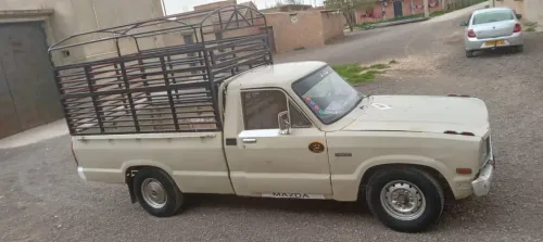 Mazda B 1600 1984 bachi