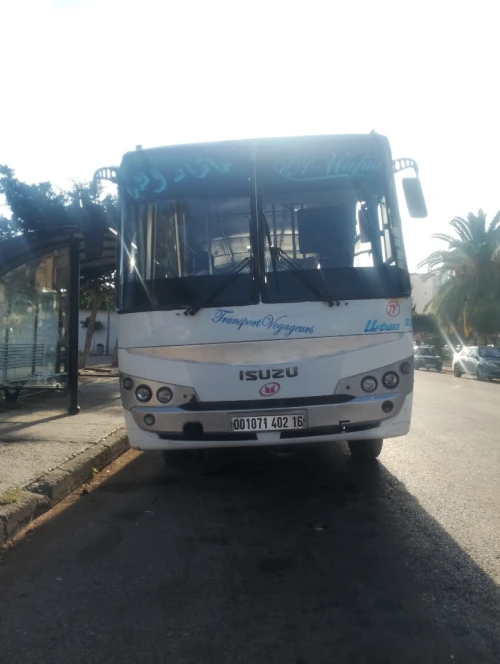 Isuzu Urban 27 2002