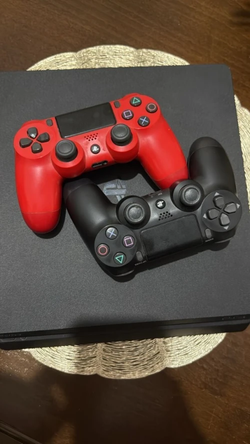 Ps4 slim version 13.02 ( nouvelle) 500 prix 47000 Da G
