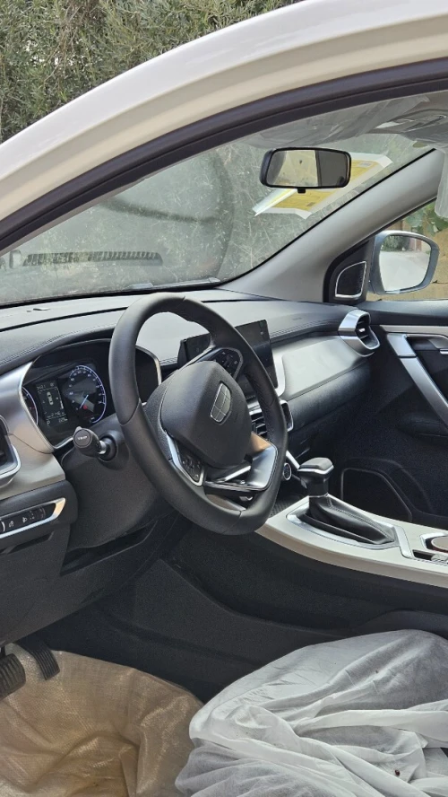 Geely Coolray 2025 