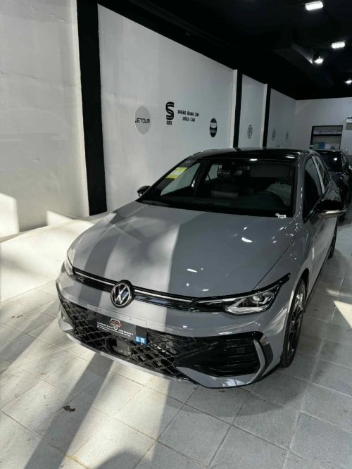 Volkswagen Golf 8 2025 R-Line