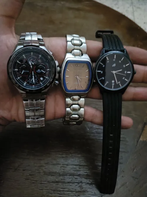 3 montres bon etat