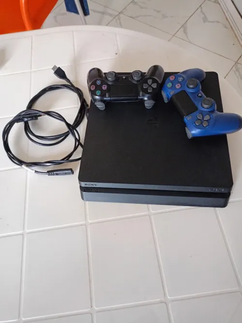 PS 4 SLIM NON FLASHÉ 
