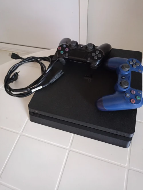PS 4 SLIM NON FLASHÉ 