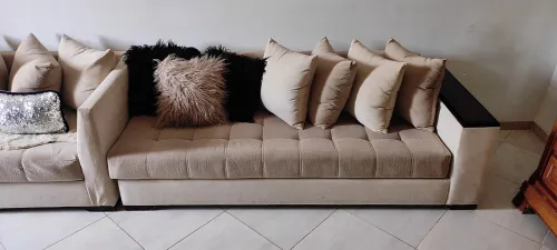 Fauteuil avec deux poufs 
