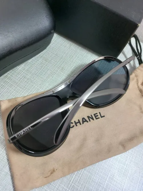 Lunette de soleil original chanel 