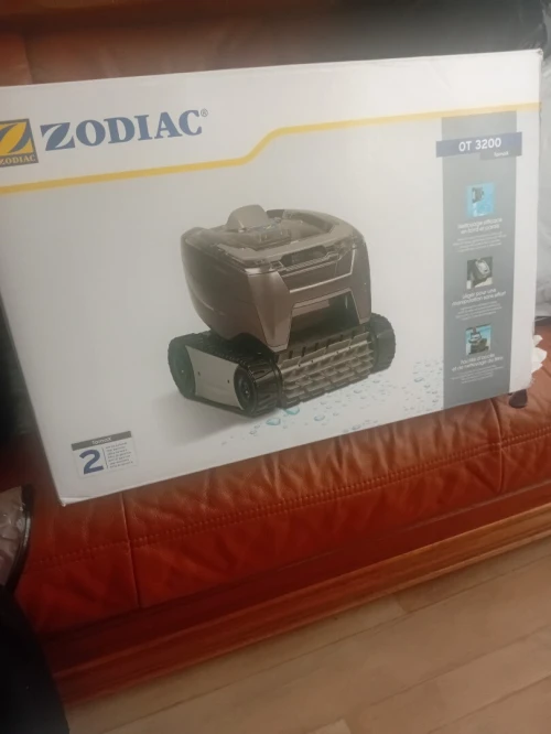 Robot pour nettoyage de piscines 