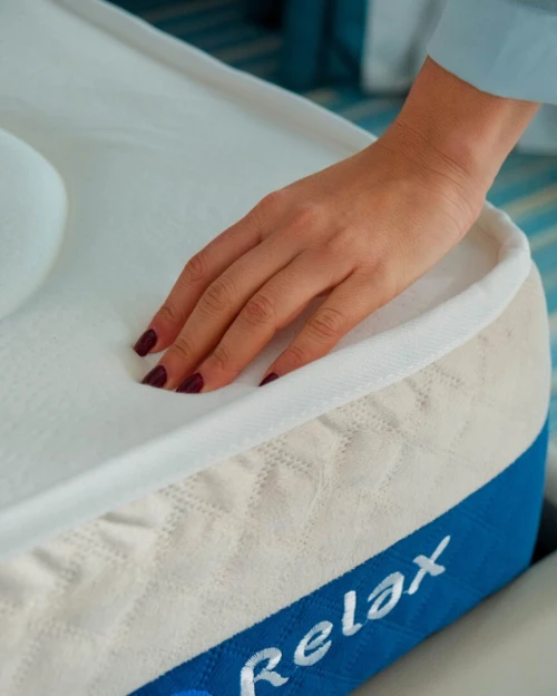 Matelas Elysium mémoire de forme avec couche D30