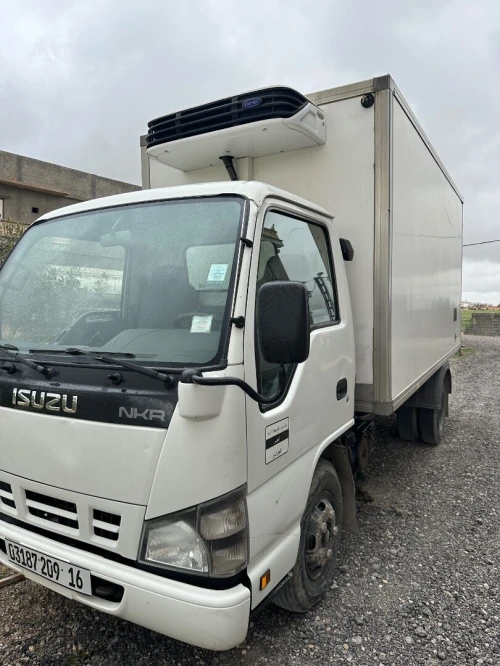 NKR ISUZU فريقو NKR 2009