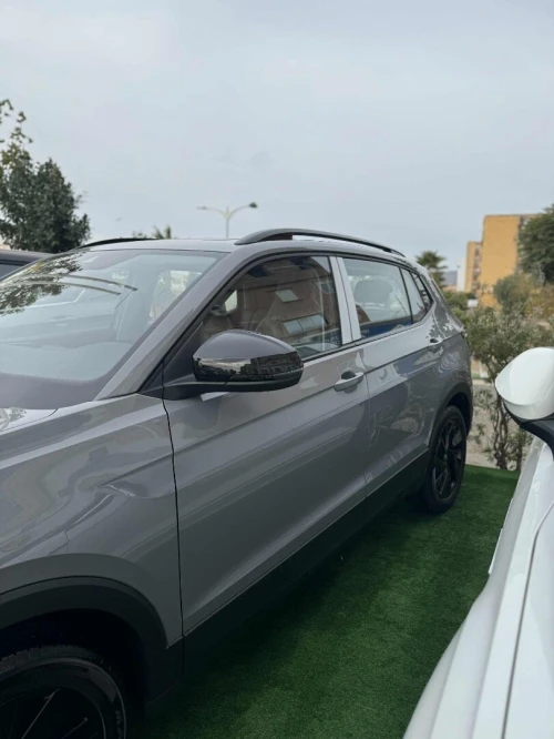 Volkswagen Tahru 2025 XR black
