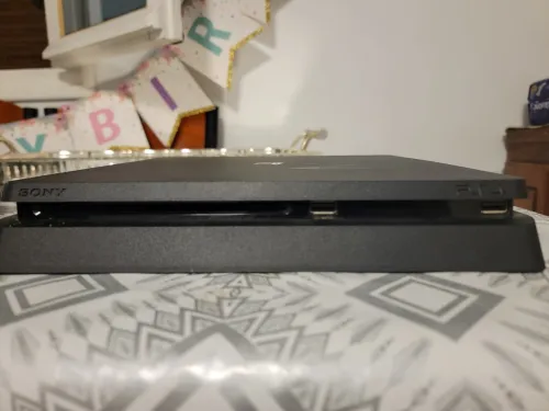 Ps4 slim 