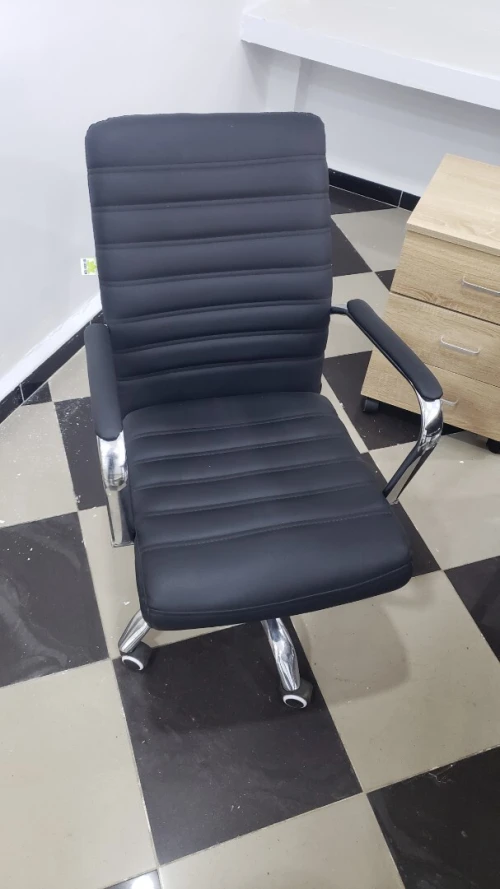 PROMO : Bureau + 2 chaise visiteur + caisson + chaise opérateur + fauteuil + armoire
