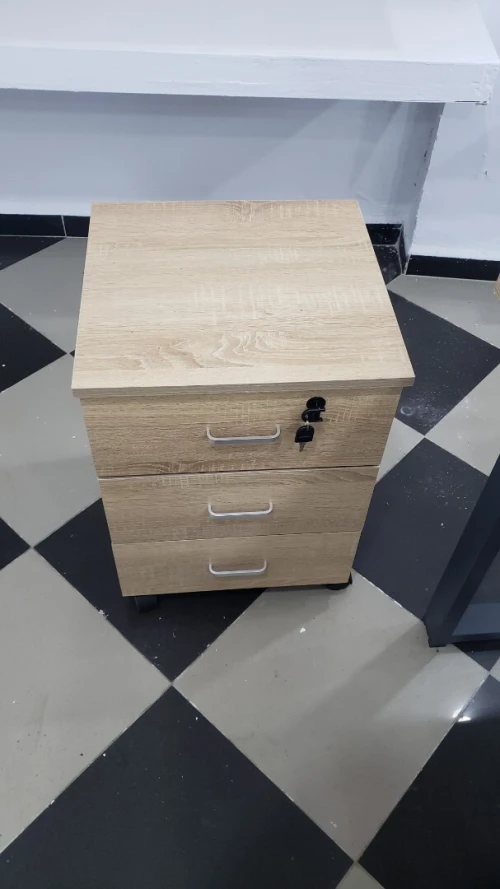 PROMO : Bureau + 2 chaise visiteur + caisson + chaise opérateur + fauteuil + armoire