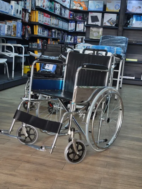 Fauteuil roulant simple cuire 