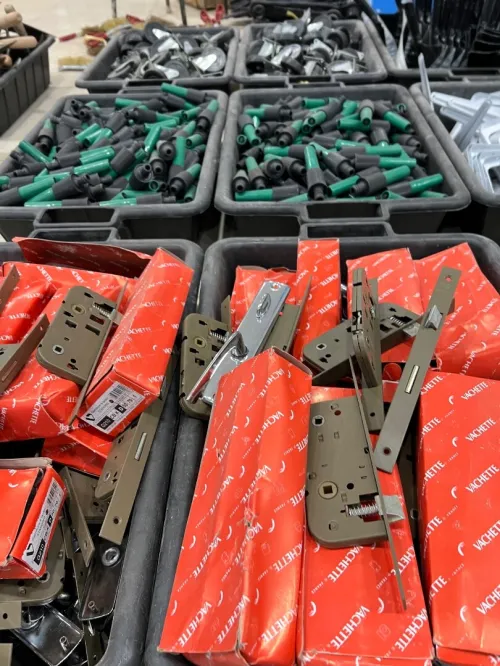 Lot complet de quincaillerie haute gamme importer de la chine