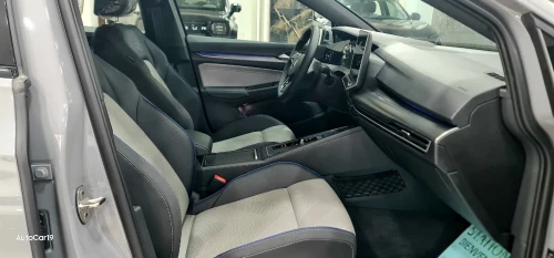 Volkswagen Golf 8 2025 R-Line