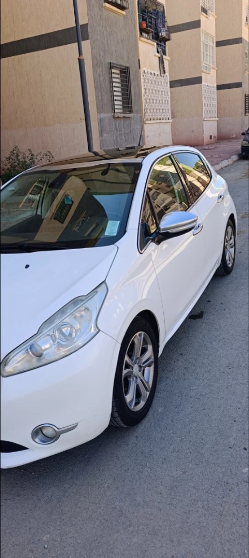 Peugeot 208 2012 Allure
