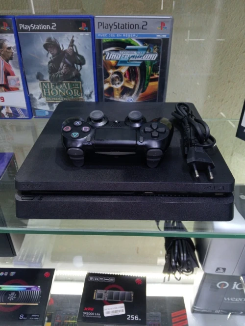 PlayStation 4 Slim