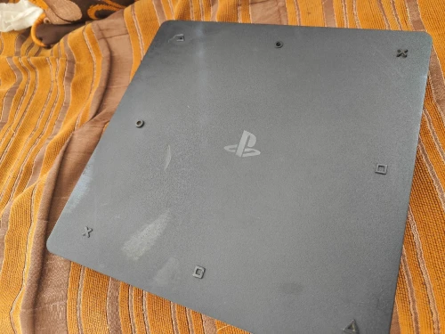Ps4 slim 1T 9.00
