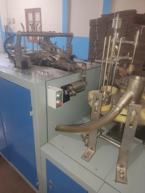 Machine a gobelets