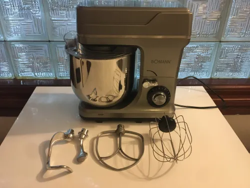 Robot de cuisine pétrin Bomann 7L - très bon
