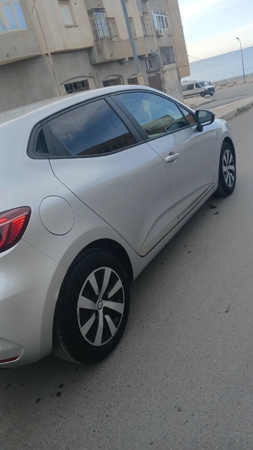 Renault Clio 5  2023 Equilibre