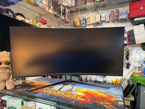 Moniteur Gaming Titan Army Curved