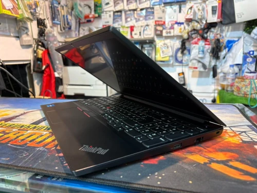 Laptop Thinkpad E15