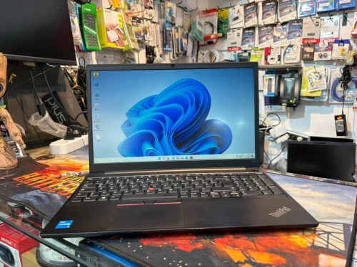 Laptop Thinkpad E15