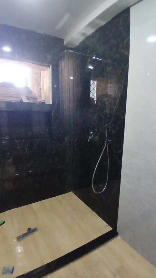 Salle de bain moderne 
