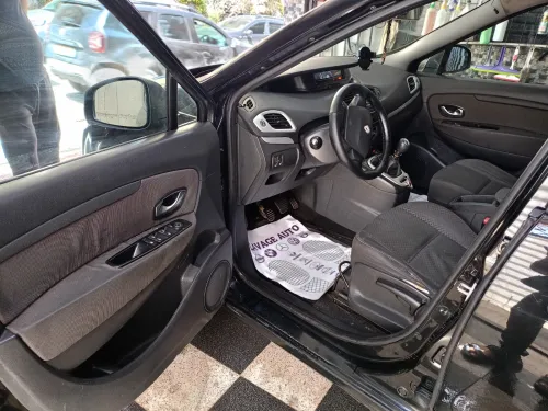 Renault Scenic 2011 scinic 3