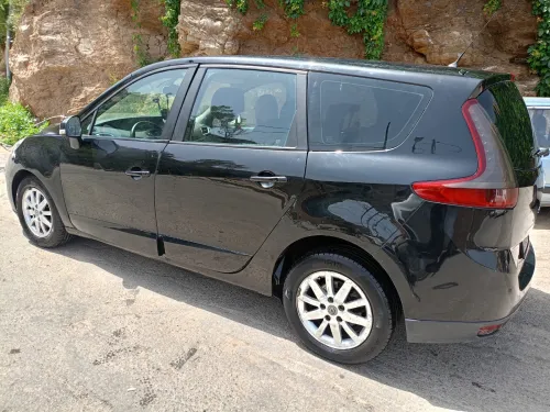 Renault Scenic 2011 scinic 3