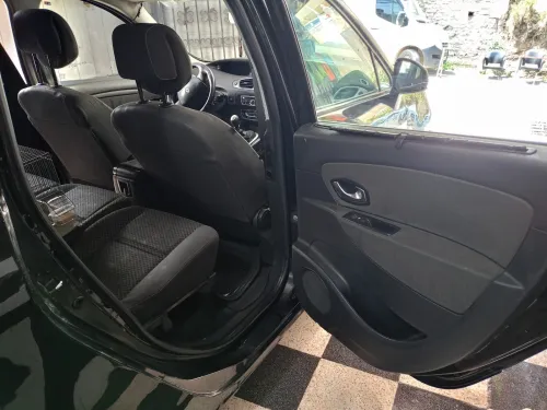 Renault Scenic 2011 scinic 3