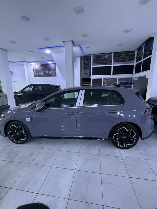 Volkswagen Golf 8 2025 R-Line