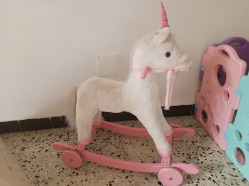 Tente et cheval et parc et plusieurs jours divers