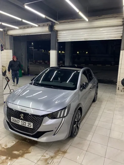 Peugeot 208 2022 GT