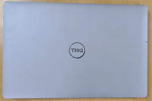 Dell Precision 3550 15.6 Pouces Full HD i5 10eme 16GB DDR4 512GB SSD Nvme GPU Nvidea P520 2GB GDDR5