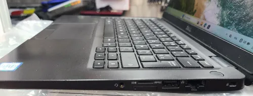 Dell Latitude 5300 Carbon 13.3 pouces Full Hd Tactile i5 8eme 16 Gb Ram DDr4 256 Gb Ssd