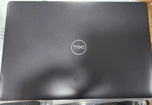 Dell Latitude 5300 Carbon 13.3 pouces Full Hd Tactile i5 8eme 16 Gb Ram DDr4 256 Gb Ssd