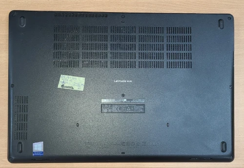 Dell Latitude 5590 15.6 Pouces Full HD i5 8350U Octa-Core 16 GB Ram DDR4 512 GB SSD Nvme