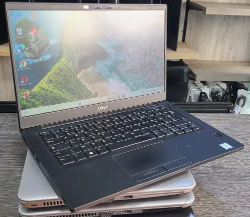 Dell Latitude 7390 Ecran 13.3 pouces Full Hd i5 8eme vpro 16GB RAM DDR4 256 GB Ssd Nvme