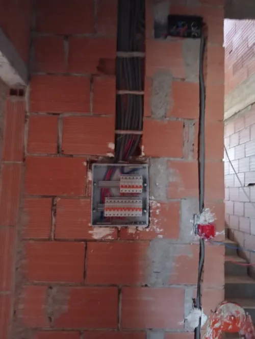 Installation et intervention électrique climatisation et tout type de bricoles