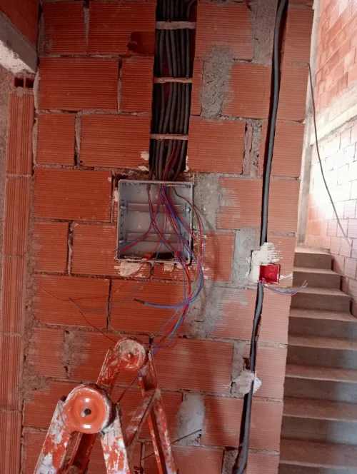 Installation et intervention électrique climatisation et tout type de bricoles