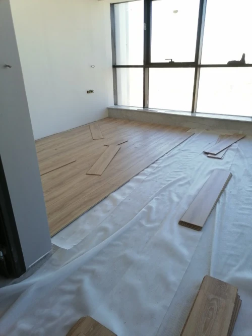 Parquet en bois stratifié 