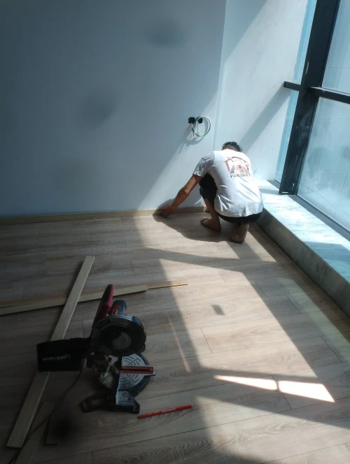 Parquet en bois stratifié et LVT 