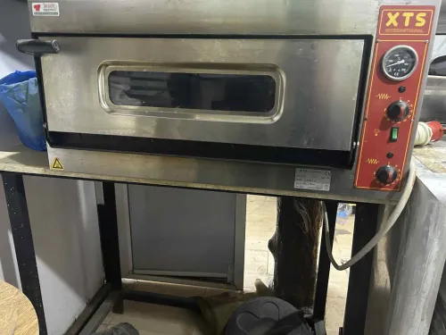 Four a pizza italienne 380 et plaque cuisson et friteuse gaz 