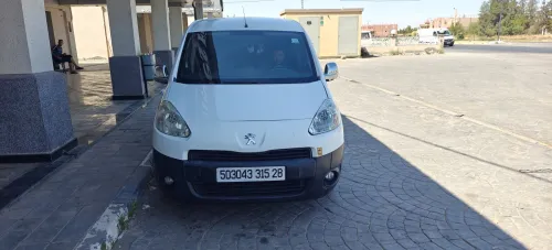 Peugeot Partner 2015 B9