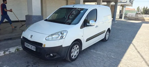 Peugeot Partner 2015 B9