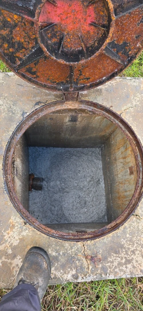 Camion vidange debouchage canalisation fosse septique de regarde