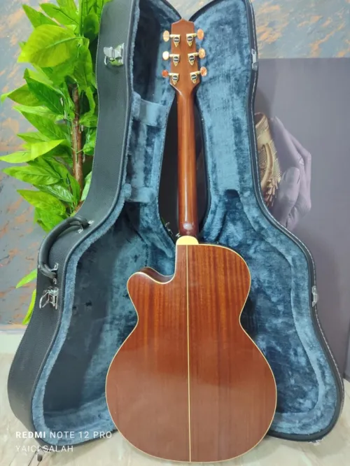 Belle guitare Takamine TSF 40C Japon .